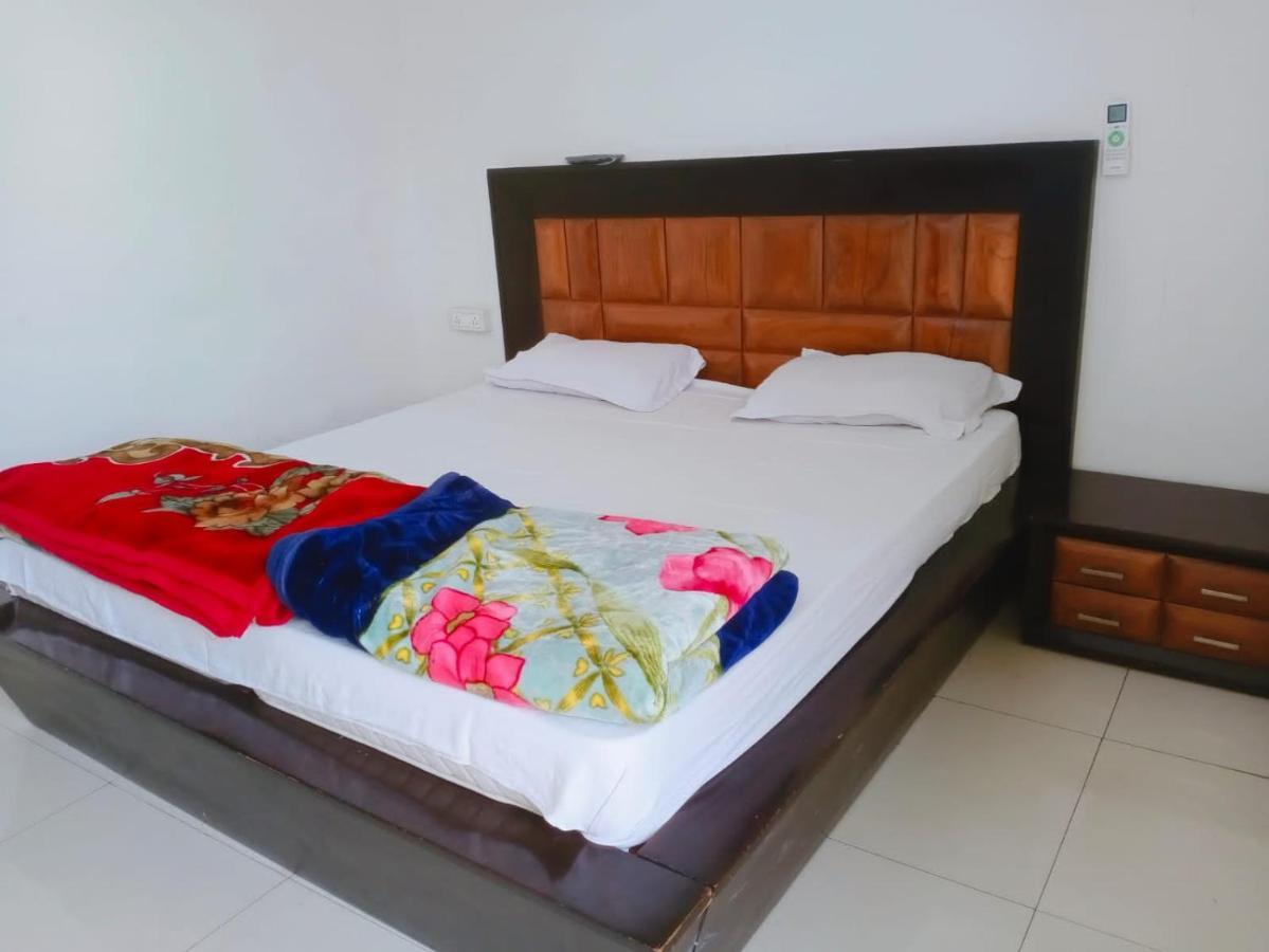 Homestay Ac Dormitory นิวเดลี ภายนอก รูปภาพ