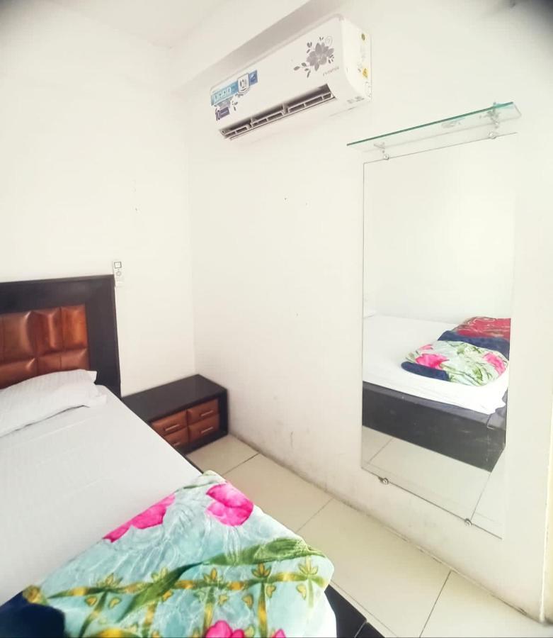 Homestay Ac Dormitory นิวเดลี ภายนอก รูปภาพ