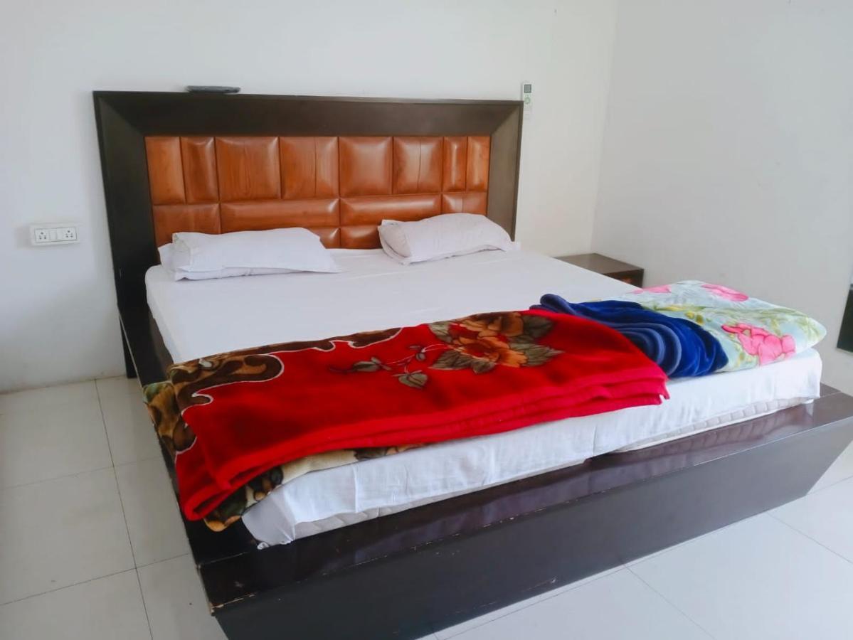 Homestay Ac Dormitory นิวเดลี ภายนอก รูปภาพ