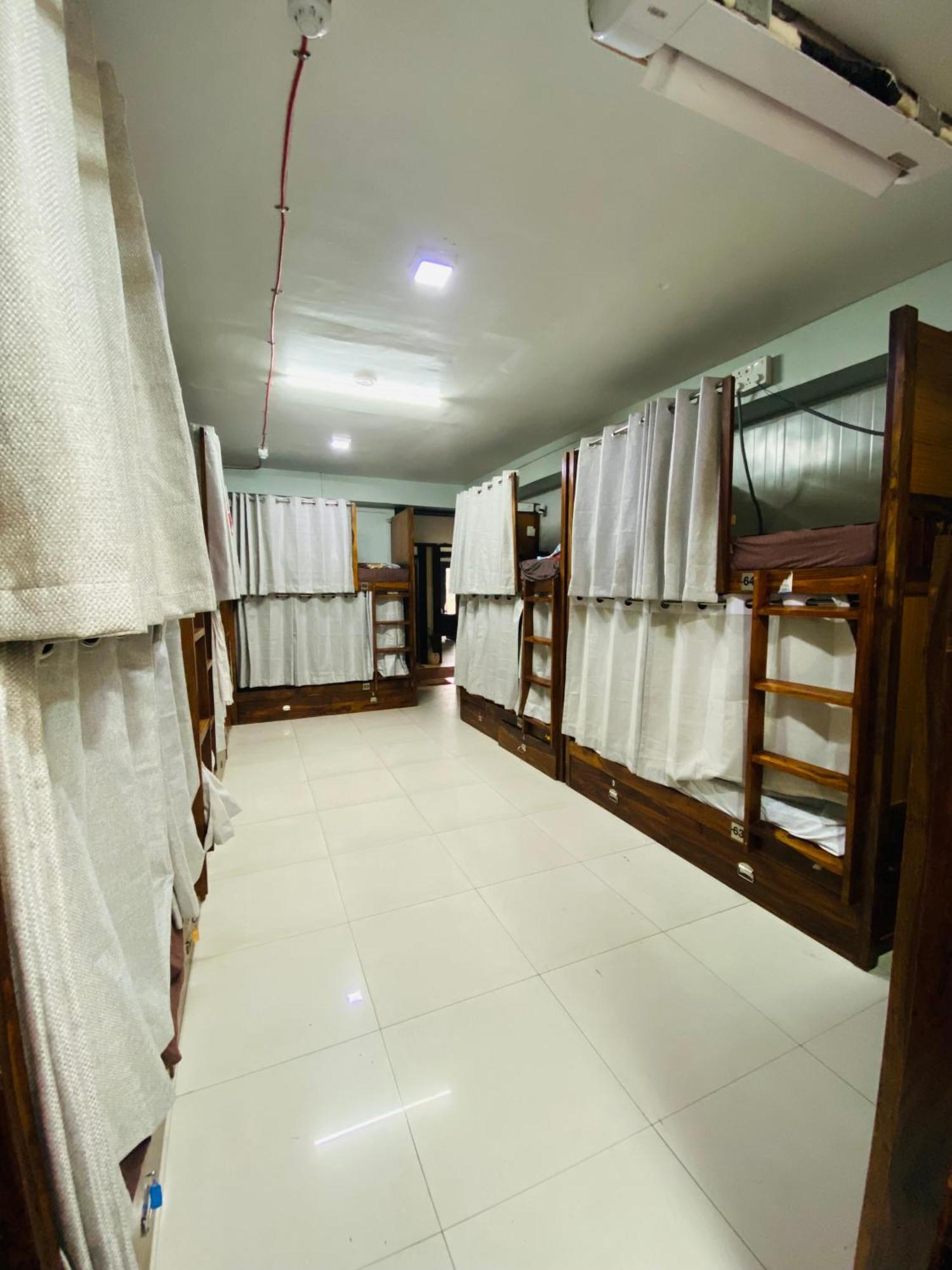 Homestay Ac Dormitory นิวเดลี ภายนอก รูปภาพ