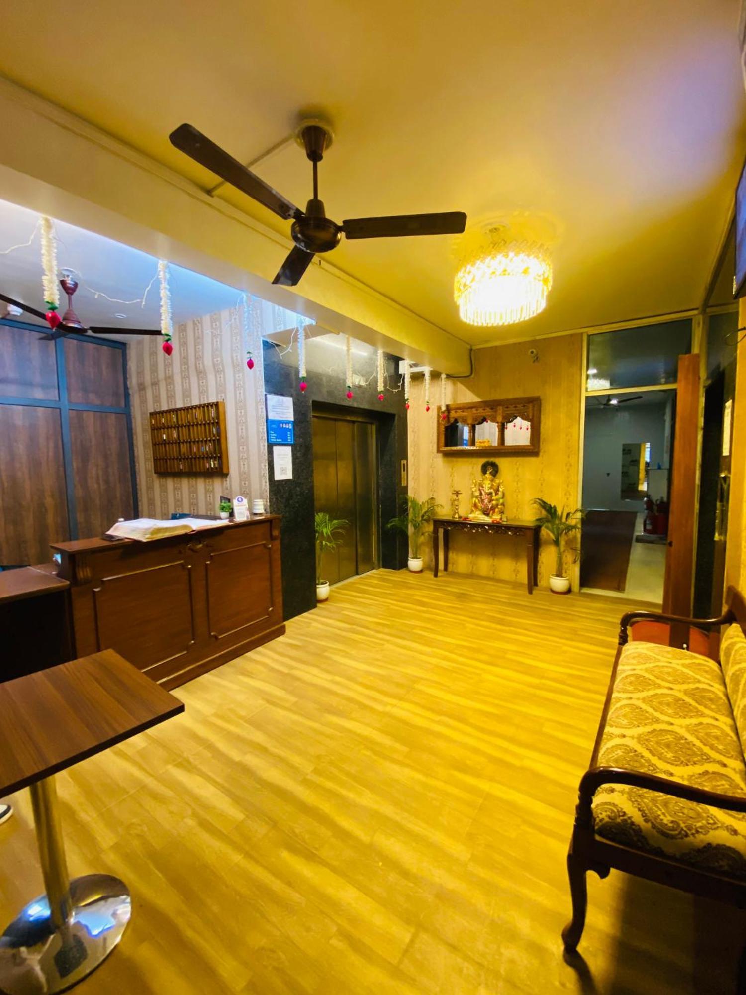 Homestay Ac Dormitory นิวเดลี ภายนอก รูปภาพ