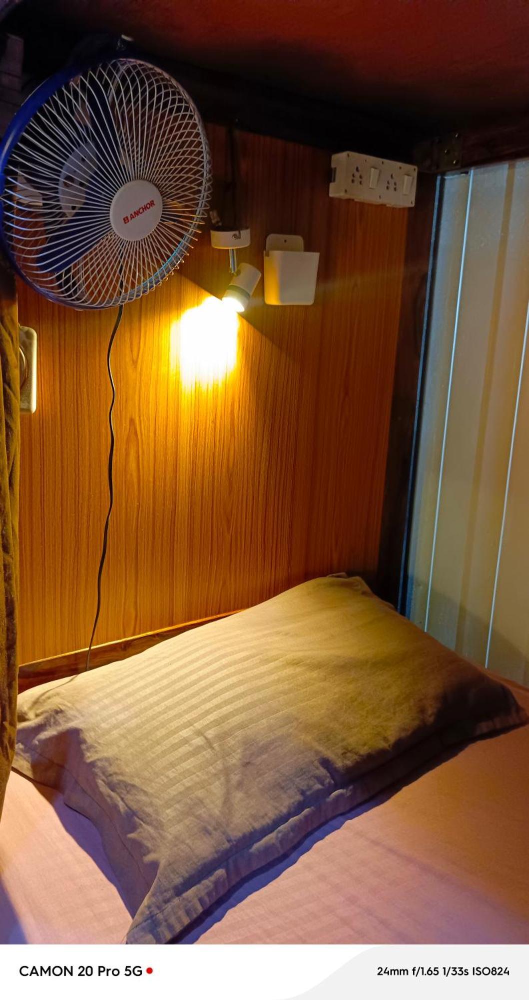 Homestay Ac Dormitory นิวเดลี ภายนอก รูปภาพ