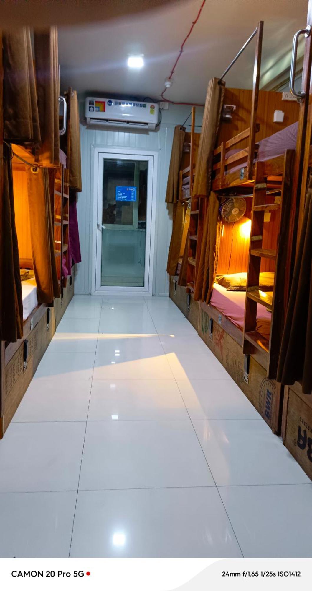 Homestay Ac Dormitory นิวเดลี ภายนอก รูปภาพ